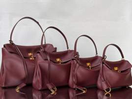 Picture of Balenciaga Handbags _SKUfw180348677fw